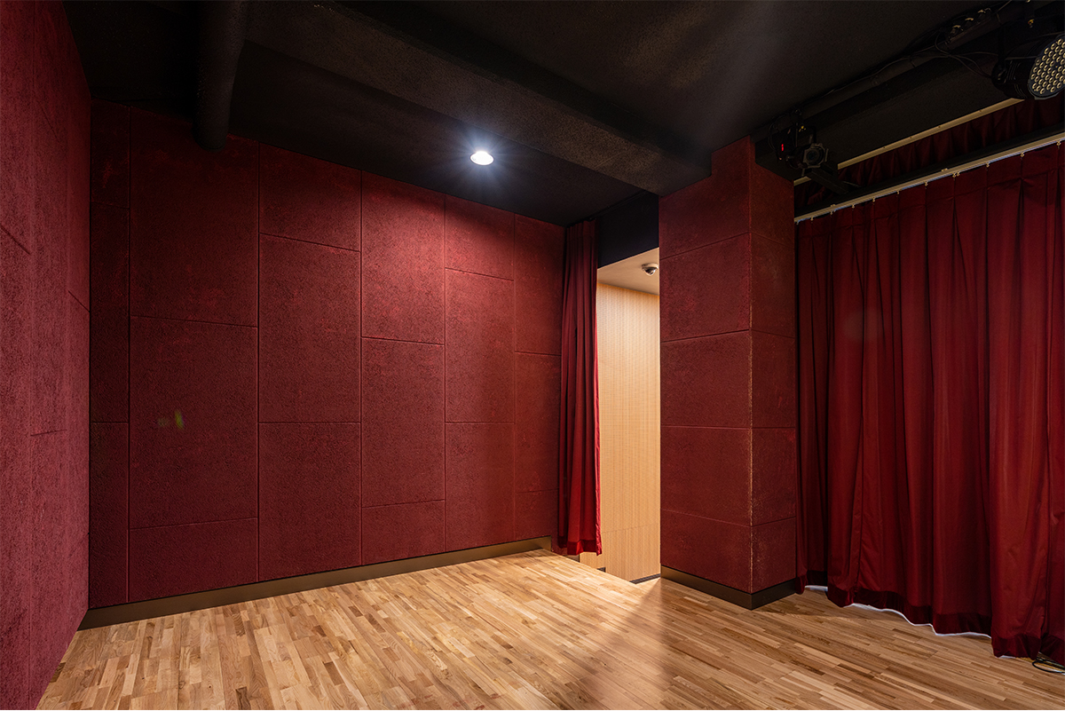 STAGE