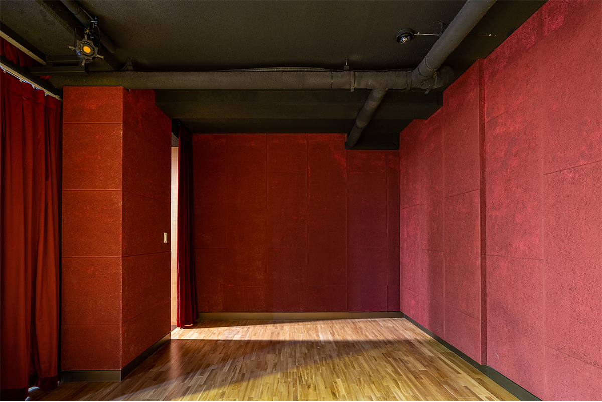 STAGE