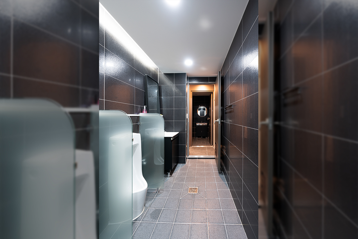 REST ROOM