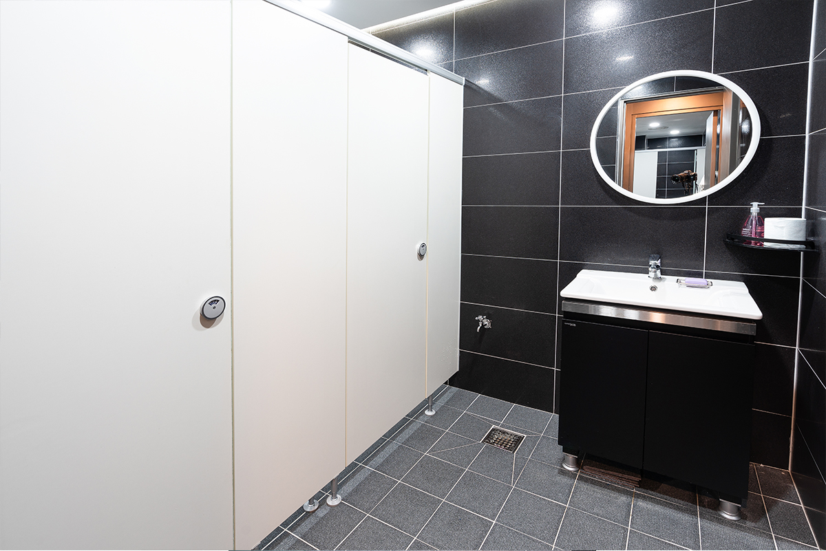 REST ROOM